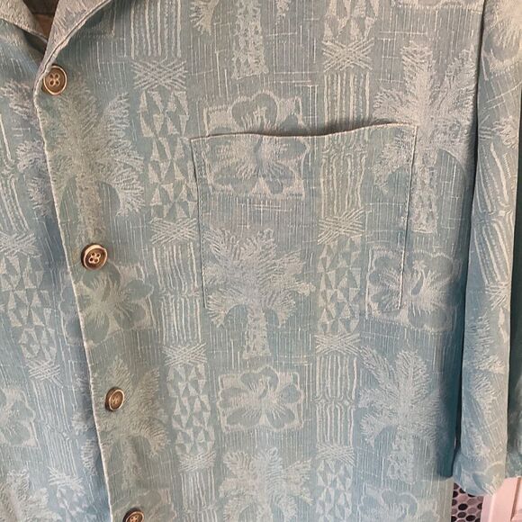 Tommy Bahama bluish green button down shirt, size medium, good used condition - Picture 2 of 9